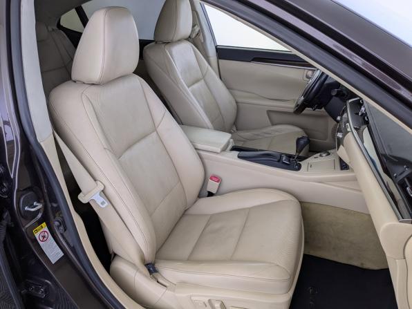 Lexus ES VI с пробегом 2014 года, цена 2 490 000 рублей, 139704 км, седан, Автокод Объявления