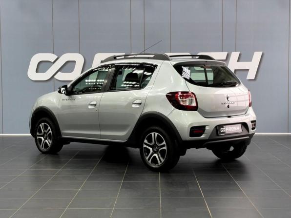 Renault Sandero II Рестайлинг с пробегом 2022 года, цена 1 860 000 рублей, 198 км, хэтчбек, Автокод Объявления
