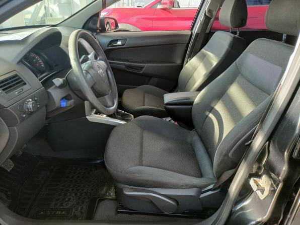 Opel Astra H Рестайлинг с пробегом 2012 года, цена 570 000 рублей, 189000 км, седан, Автокод Объявления