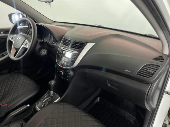 Hyundai Solaris I с пробегом 2012 года, цена 870 000 рублей, 201376 км, седан, Автокод Объявления