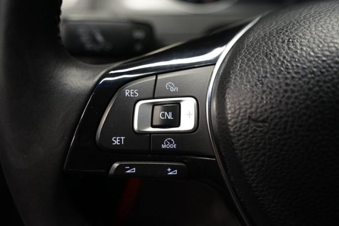 Volkswagen Golf VII с пробегом 2013 года, цена 1 240 000 рублей, 178000 км, хэтчбек, Автокод Объявления