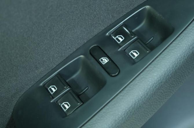 Volkswagen Jetta VI с пробегом 2013 года, цена 1 049 000 рублей, 218900 км, седан, Автокод Объявления