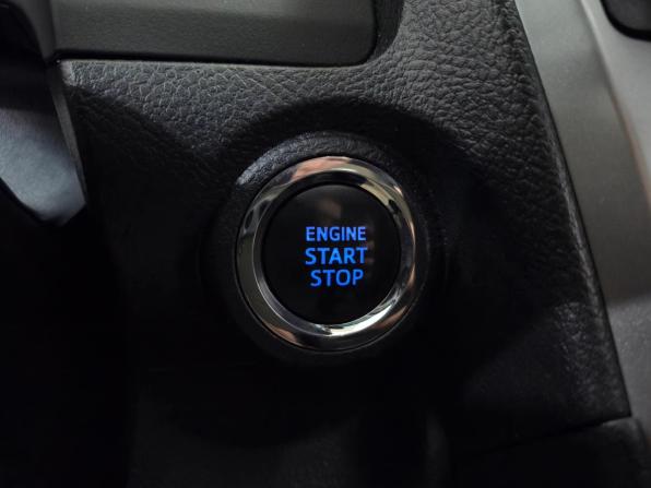 Toyota Camry VII (XV50) Рестайлинг 2 с пробегом 2017 года, цена 2 270 000 рублей, 174581 км, седан, Автокод Объявления