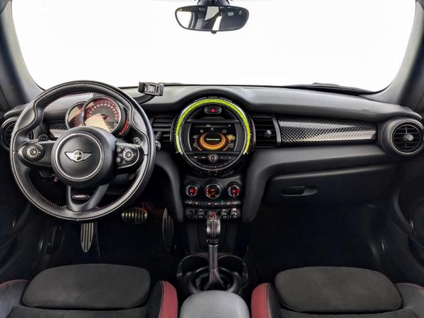 Mini Hatch III (F55/F56) с пробегом 2017 года, цена 2 020 000 рублей, 174963 км, хэтчбек, Автокод Объявления