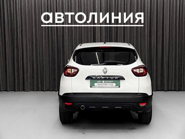 Renault Kaptur I с пробегом 2017 года, цена 899 000 рублей, 125000 км, внедорожник, Автокод Объявления