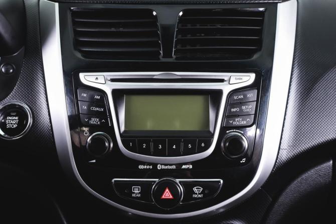 Hyundai Solaris I с пробегом 2013 года, цена 639 000 рублей, 210716 км, седан, Автокод Объявления