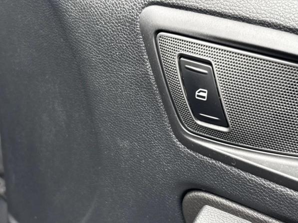 Skoda Yeti I Рестайлинг с пробегом 2018 года, цена 1 730 000 рублей, 135240 км, внедорожник, Автокод Объявления