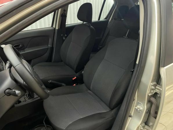Renault Sandero II с пробегом 2016 года, цена 775 000 рублей, 102927 км, хэтчбек, Автокод Объявления