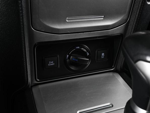 Toyota Land Cruiser Prado 150 Series Рестайлинг 2 с пробегом 2019 года, цена 4 349 000 рублей, 68109 км, внедорожник, Автокод Объявления