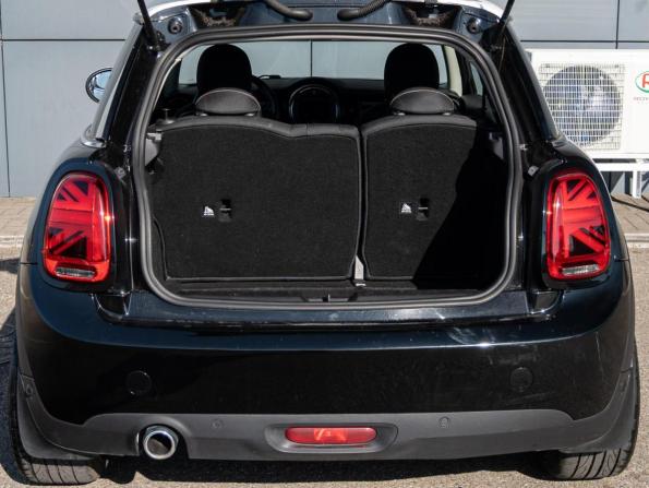 Mini Hatch III (F55/F56) Рестайлинг с пробегом 2020 года, цена 2 170 000 рублей, 73274 км, хэтчбек, Автокод Объявления