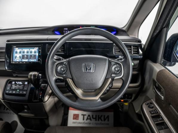 Honda Stepwgn V Рестайлинг с пробегом 2019 года, цена 1 950 000 рублей, 91286 км, минивэн, Автокод Объявления