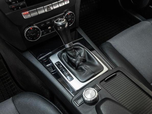 Mercedes-Benz C-Класс III (W204) Рестайлинг с пробегом 2012 года, цена 1 320 000 рублей, 272999 км, седан, Автокод Объявления