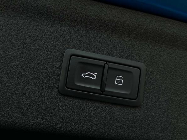 Audi Q3 I (8U) Рестайлинг с пробегом 2016 года, цена 2 508 800 рублей, 61518 км, внедорожник, Автокод Объявления