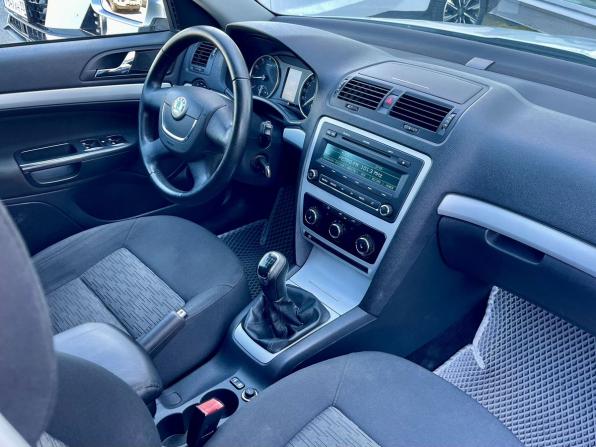 Skoda Octavia II (A5) Рестайлинг с пробегом 2011 года, цена 749 000 рублей, 213687 км, лифтбек, Автокод Объявления