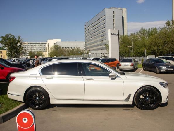 BMW 7 серии VI (G11/G12) с пробегом 2015 года, цена 2 998 000 рублей, 141480 км, седан, Автокод Объявления