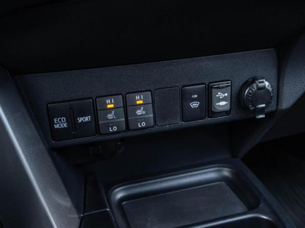 Toyota RAV4 IV (XA40) Рестайлинг с пробегом 2019 года, цена 3 464 000 рублей, 41295 км, внедорожник, Автокод Объявления