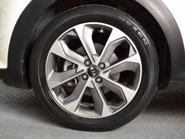 Kia Stonic I с пробегом 2019 года, цена 1 914 995 рублей, 59501 км, внедорожник, Автокод Объявления