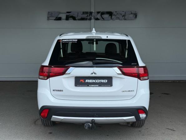 Mitsubishi Outlander III Рестайлинг 3 с пробегом 2018 года, цена 1 949 000 рублей, 151976 км, внедорожник, Автокод Объявления