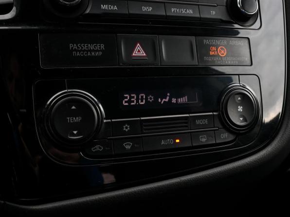 Mitsubishi Outlander III Рестайлинг 2 с пробегом 2015 года, цена 1 819 800 рублей, 73807 км, внедорожник, Автокод Объявления