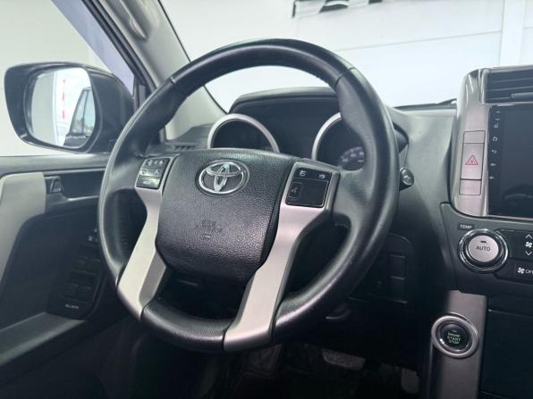 Toyota Land Cruiser Prado 150 Series с пробегом 2010 года, цена 2 749 000 рублей, 196000 км, внедорожник, Автокод Объявления