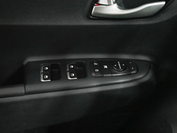 Kia Rio IV Рестайлинг с пробегом 2022 года, цена 1 680 000 рублей, 80116 км, хэтчбек, Автокод Объявления