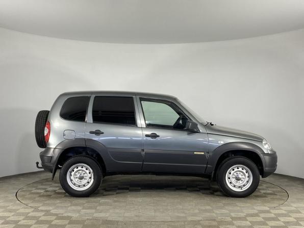Chevrolet Niva I Рестайлинг с пробегом 2017 года, цена 750 000 рублей, 90007 км, внедорожник, Автокод Объявления