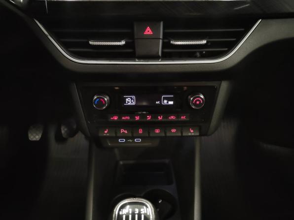 Volkswagen Polo VI с пробегом 2021 года, цена 1 399 000 рублей, 124437 км, лифтбек, Автокод Объявления