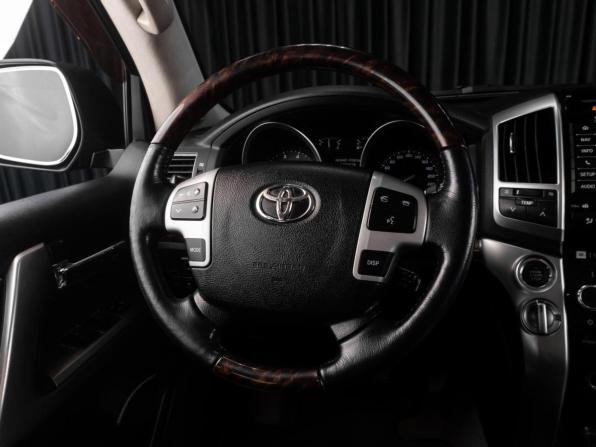 Toyota Land Cruiser 200 Series Рестайлинг 1 с пробегом 2013 года, цена 4 569 000 рублей, 207320 км, внедорожник, Автокод Объявления