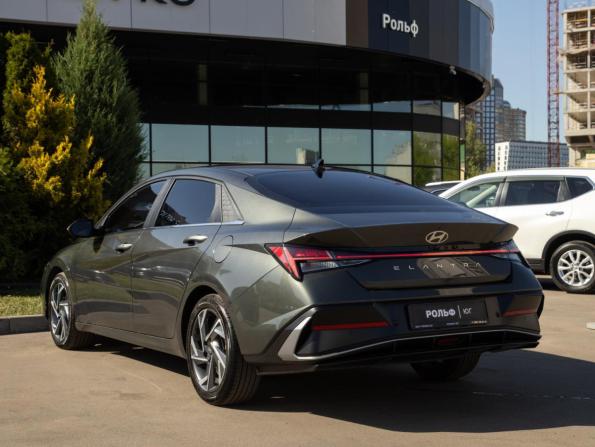 Hyundai Elantra VII (CN7) Рестайлинг с пробегом 2024 года, цена 2 088 000 рублей, 65793 км, седан, Автокод Объявления