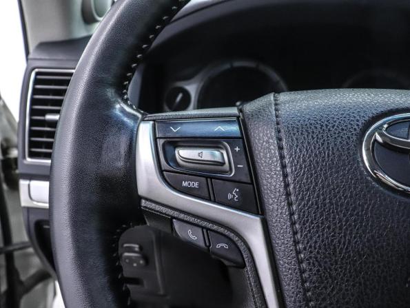 Toyota Land Cruiser 200 Series Рестайлинг 2 с пробегом 2019 года, цена 7 600 000 рублей, 160046 км, внедорожник, Автокод Объявления