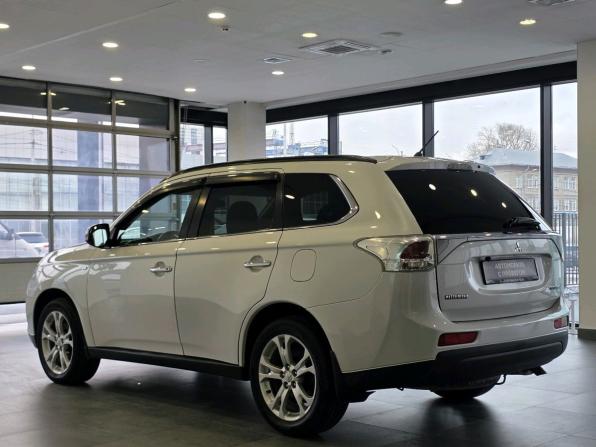 Mitsubishi Outlander III с пробегом 2013 года, цена 1 390 000 рублей, 309306 км, внедорожник, Автокод Объявления