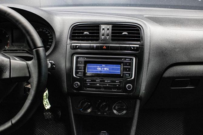 Volkswagen Polo V с пробегом 2014 года, цена 899 000 рублей, 193011 км, седан, Автокод Объявления