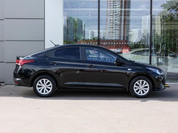 Hyundai Solaris II Рестайлинг с пробегом 2021 года, цена 1 349 000 рублей, 86671 км, седан, Автокод Объявления