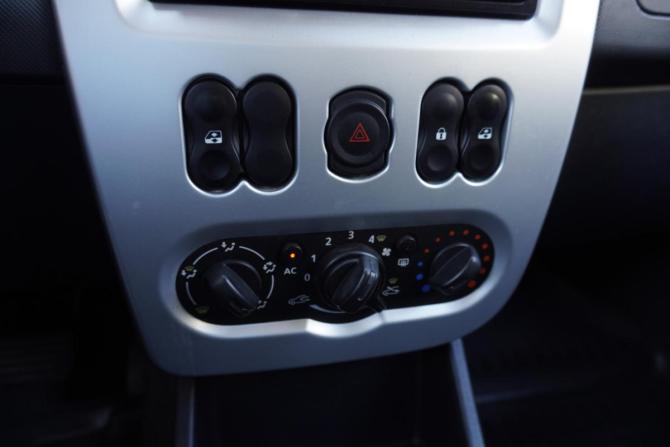 Renault Sandero I с пробегом 2012 года, цена 635 000 рублей, 189503 км, хэтчбек, Автокод Объявления