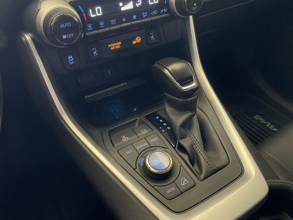 Toyota RAV4 V (XA50) с пробегом 2021 года, цена 3 790 000 рублей, 57605 км, внедорожник, Автокод Объявления