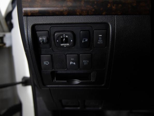 Toyota Land Cruiser 200 Series с пробегом 2011 года, цена 2 499 000 рублей, 300217 км, внедорожник, Автокод Объявления