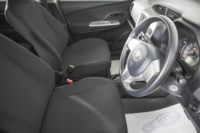 Toyota Vitz III (XP130) Рестайлинг с пробегом 2015 года, цена 749 000 рублей, 223000 км, хэтчбек, Автокод Объявления