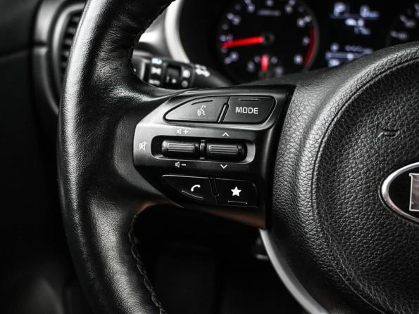 Kia Rio IV Рестайлинг с пробегом 2021 года, цена 1 569 000 рублей, 120073 км, седан, Автокод Объявления