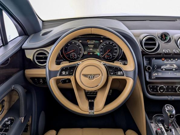 Bentley Bentayga I с пробегом 2016 года, цена 8 820 000 рублей, 61325 км, внедорожник, Автокод Объявления