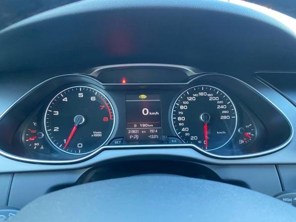Audi A4 IV (B8) Рестайлинг с пробегом 2012 года, цена 1 059 000 рублей, 219630 км, седан, Автокод Объявления