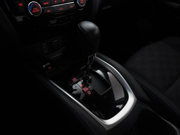Nissan Qashqai II с пробегом 2016 года, цена 1 599 046 рублей, 98858 км, внедорожник, Автокод Объявления