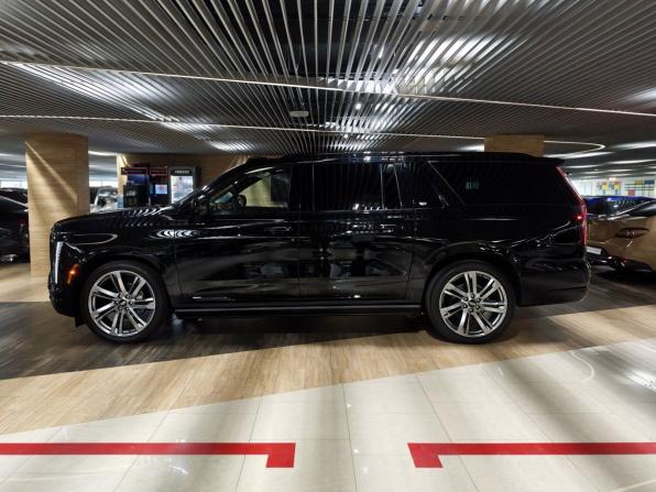 Cadillac Escalade V Рестайлинг с пробегом 2025 года, цена 20 600 000 рублей, 430 км, внедорожник, Автокод Объявления