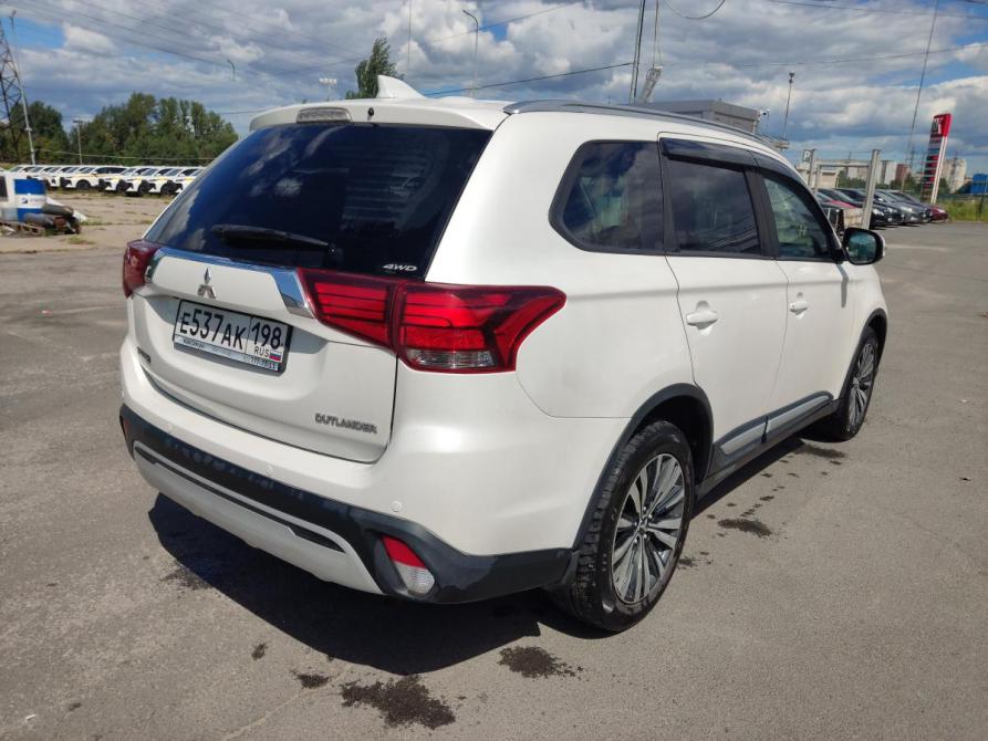 Mitsubishi Outlander III Рестайлинг 3 Санкт-Петербург  - изображение 5