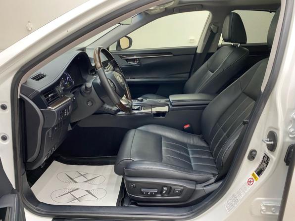 Lexus ES VI Рестайлинг с пробегом 2018 года, цена 3 250 000 рублей, 159057 км, седан, Автокод Объявления