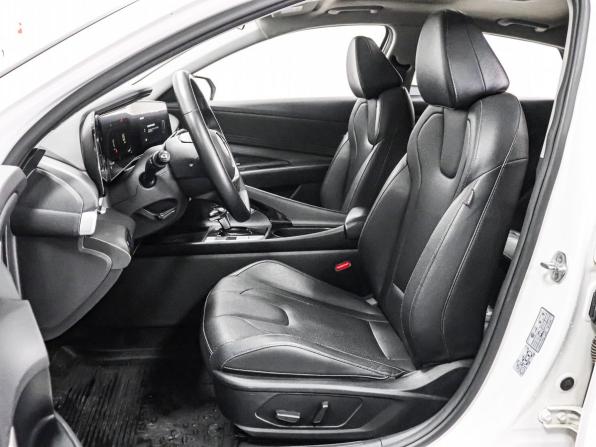 Hyundai Elantra VII (CN7) Рестайлинг с пробегом 2023 года, цена 1 999 000 рублей, 66016 км, седан, Автокод Объявления