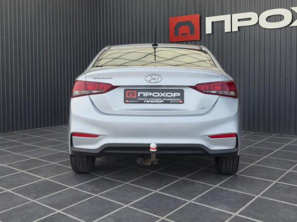 Hyundai Solaris II с пробегом 2017 года, цена 1 297 000 рублей, 94388 км, седан, Автокод Объявления