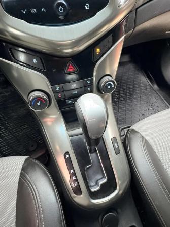 Chevrolet Cruze I Рестайлинг с пробегом 2015 года, цена 900 000 рублей, 181359 км, седан, Автокод Объявления