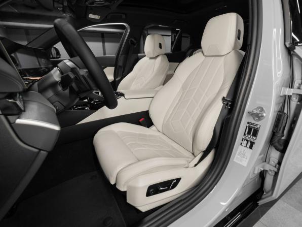 BMW 5 серии VIII (G60/G61/G68) с пробегом 2024 года, цена 7 000 000 рублей, 15377 км, седан, Автокод Объявления