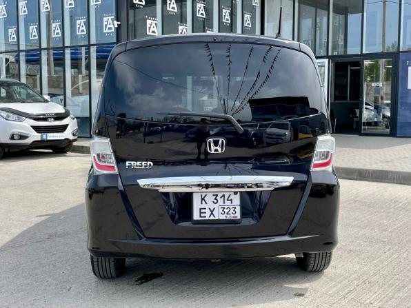 Honda Freed I Рестайлинг с пробегом 2012 года, цена 990 000 рублей, 127000 км, компактвэн, Автокод Объявления