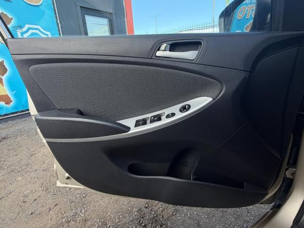 Hyundai Solaris I с пробегом 2011 года, цена 650 000 рублей, 153000 км, седан, Автокод Объявления